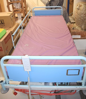 Patientseng med madras, inventar fra sengestue, Herlev Hospital